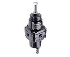 Filtroregulator ze stali nierdzewnej, 1/2 NPT, 25 µm, 0,3–9 bar, ręczny spust, bez manometru, serii B38 (B38-440-M2LA) - Norgren
