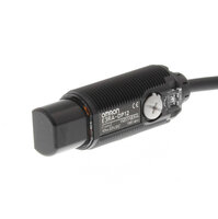 Czujnik fotoelektryczny, gwint M18, promieniowy, tworzywo sztuczne, czerwona dioda LED, rozproszona, 700 mm, PNP, Light-ON/Dark-ON, kabel 2 m (E3RA-DP13 2M) - Omron